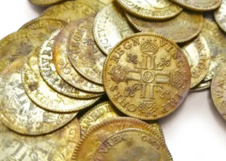 клад золотые монеты
