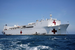 плавучий госпиталь ВМС США USNS Comfort