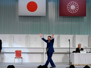 премьер-министр япония суга олимпиада