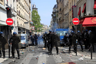 первомайская манифестация париж полиция