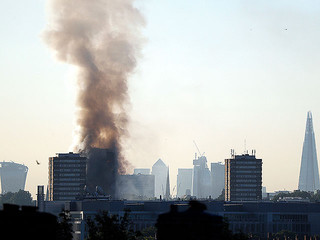 лондон взрыв пожар