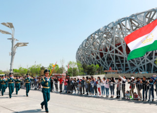 таджикистан военный парад граница афганистан