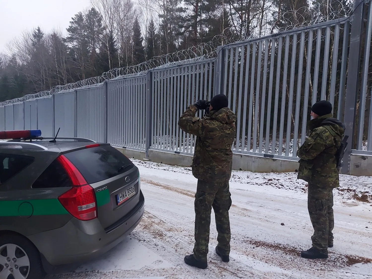 Вздовж усього кордону з Білоруссю Польща завершила обладнання захисної стіни Вздовж усього кордону з Білоруссю Польща завершила обладнання захисної стіни
