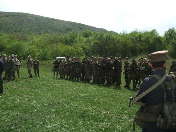 Кадры с тренировочной базы боевиков в Крыму обнародованы. ФОТО Кадры с тренировочной базы боевиков в Крыму обнародованы. ФОТО