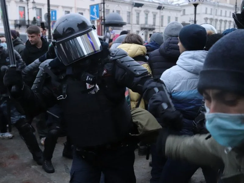 Команда Навального анонсировала новую акцию 14 февраля - без риска попасть под дубинки ОМОНа
