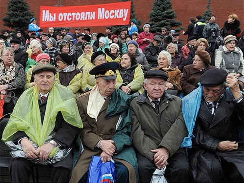 Ветеранов без приглашения на парад Победы в Москве не пустят