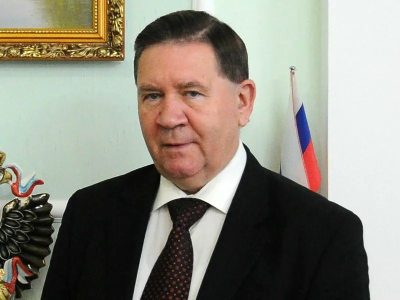 Глава Курской области после 18 лет у власти ушел в отставку, выписав самому себе льготы Глава Курской области после 18 лет у власти ушел в отставку, выписав самому себе льготы