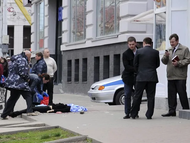 Вся полиция Белгорода ищет стрелка. В его доме обнаружен оружейный сейф Вся полиция Белгорода ищет стрелка. В его доме обнаружен оружейный сейф