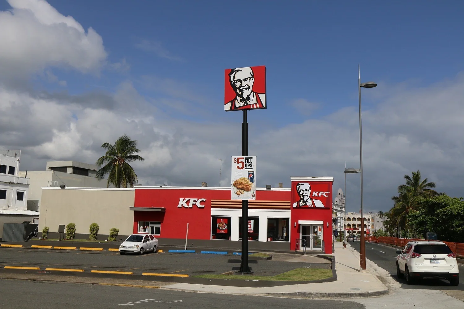Нельзя “облизывать пальцы” в период пандемии – KFC меняет девиз Нельзя "облизывать пальцы" в период пандемии - KFC меняет девиз