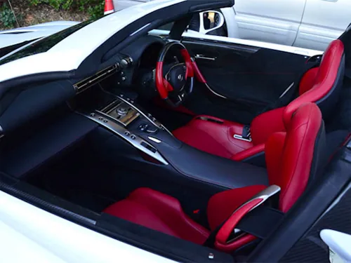 Лімітований Lexus LFA без даху "засвітили" японці. ФОТО