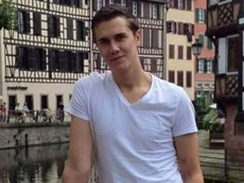 21-летний стажер банка в Лондоне умер на работе после нескольких дней круглосуточного труда