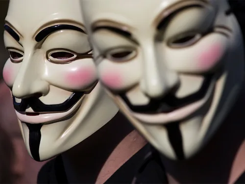 Anonymous погрожують нацькувати весь світ на владу України. ВІДЕО