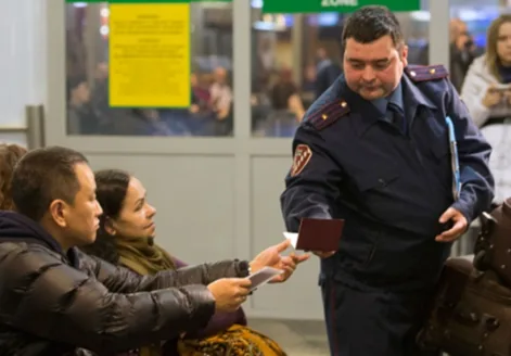 Для длительного пребывания в России мигрантов обяжут получать единый документ