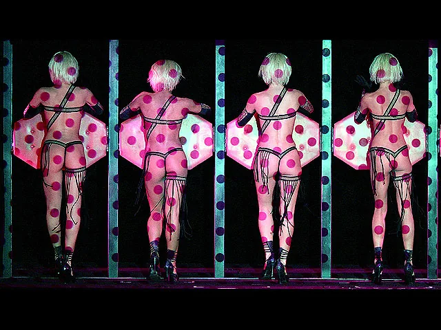 82-летний Вайсман раскрыл тайны эротического кабаре “Crazy Horse” 82-летний Вайсман раскрыл тайны эротического кабаре "Crazy Horse"