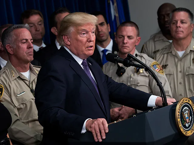 В Вашингтоне Трамп распорядился провести военный парад В Вашингтоне Трамп распорядился провести военный парад