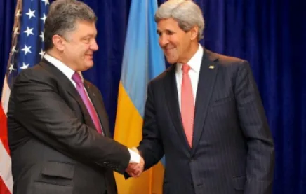 Порошенко с Керри уговаривают Россию разойтись миром
