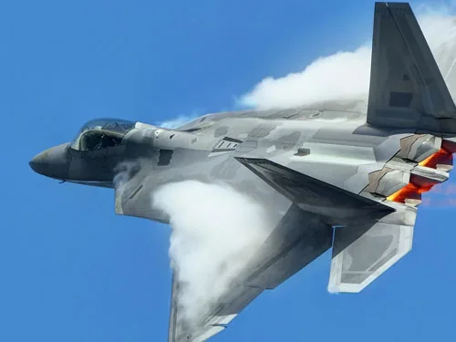 США в связи с агрессией РФ разместили в Германии истребители F-22