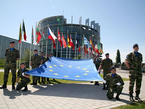 Поддержал создание Европейского оборонного союза парламент ЕС
