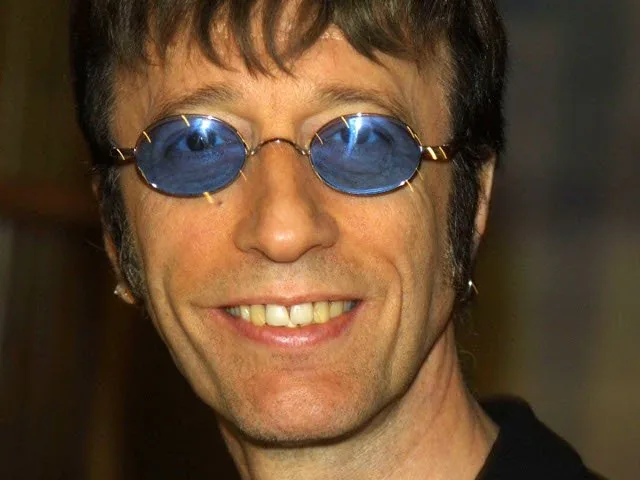 Из легендарной британской группы Bee Gees умер певец Робин Гибб