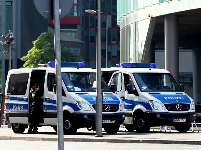В Германии исламисты планировали совершить теракт с помощью модели самолета В Германии исламисты планировали совершить теракт с помощью модели самолета
