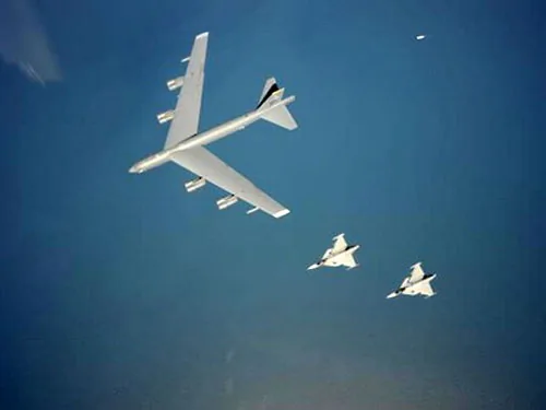 В Европу США завозят бомбардировщики В-52 для участия в учениях на Балтике В Европу США завозят бомбардировщики В-52 для участия в учениях на Балтике
