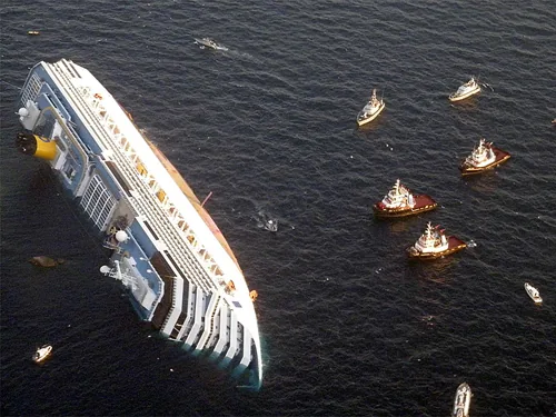 Знадобиться майже рік щоб дістати Costa Concordia з води