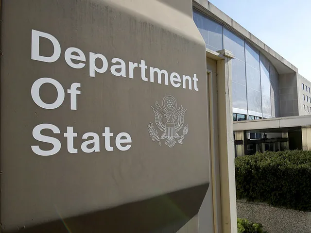 Госдеп распорядился закрыть три дипломатических объекта России в США