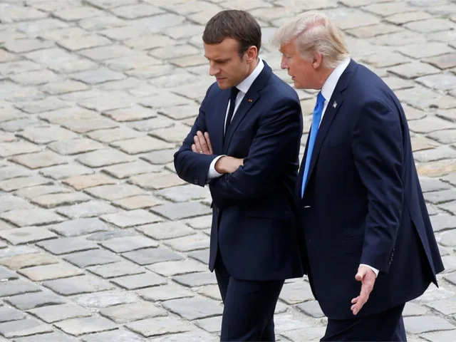 После переговоров с Трампом Макрон заявил, что больше не будет добиваться ухода Асада