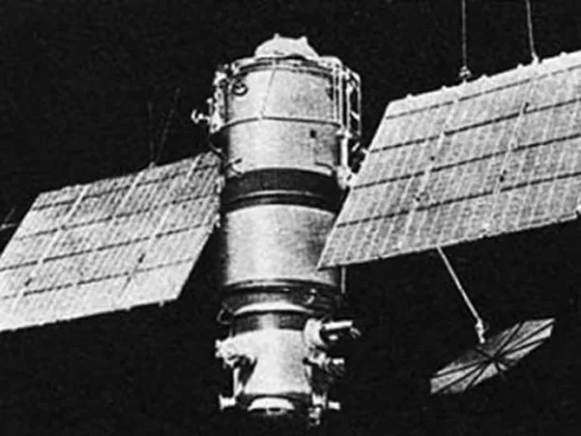 На Земле Королевы Мод упал первый советский метеоспутник На Земле Королевы Мод упал первый советский метеоспутник