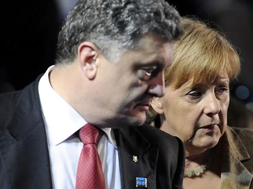 В разговоре с Меркель Порошенко отметил важность размещения в Украине миротворцев как миссии ЕС В разговоре с Меркель Порошенко отметил важность размещения в Украине миротворцев как миссии ЕС