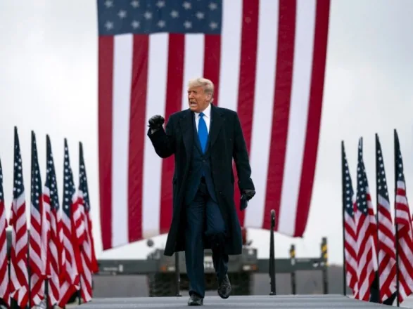 Новый официальный сайт запустил Трамп Новый официальный сайт запустил Трамп