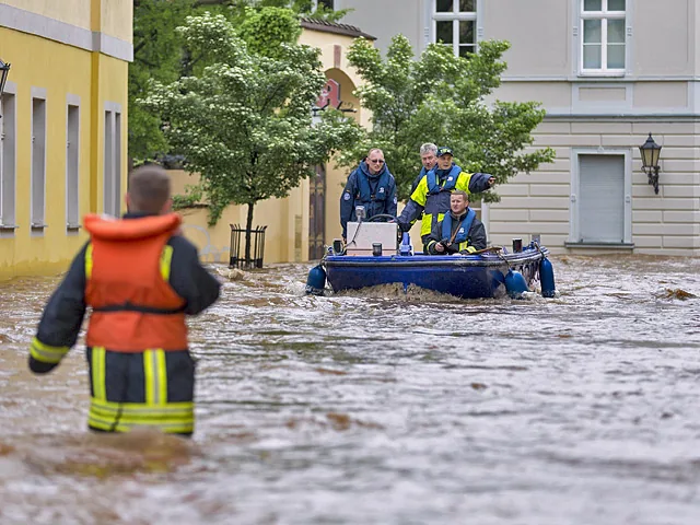 В Европе число жертв катастрофического наводнения увеличилось до восьми В Европе число жертв катастрофического наводнения увеличилось до восьми