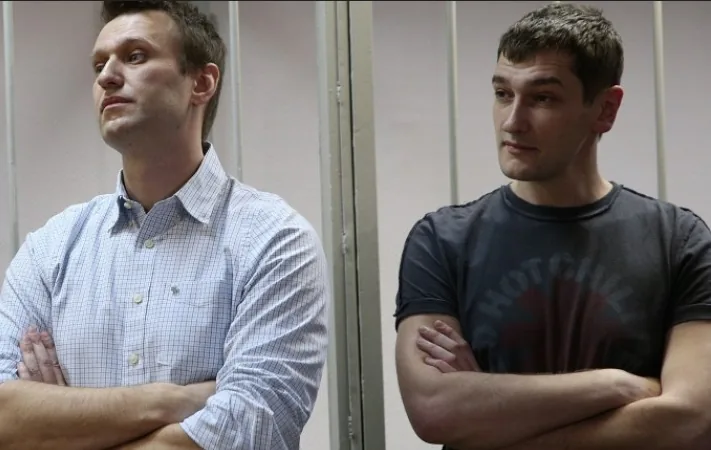 Приговорен к условному лишению свободы на один год Олег Навальный, брат Алексея Навального Приговорен к условному лишению свободы на один год Олег Навальный, брат Алексея Навального