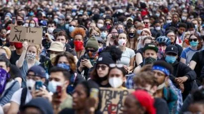 Комендантский час в Нью-Йорке отменили: протесты стали мирными