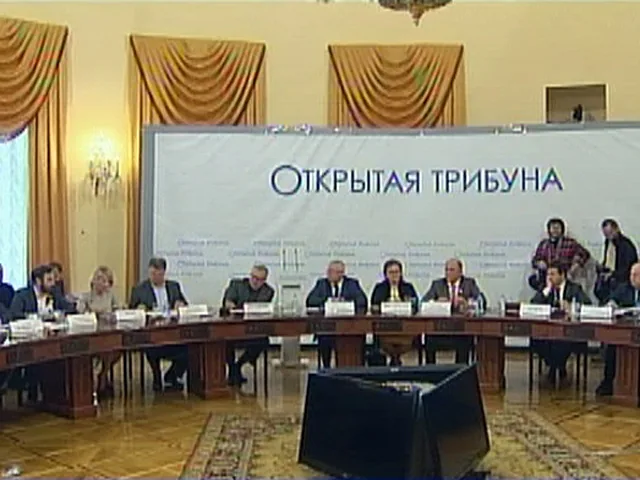 Собчак и товарищи устроили демарш на встрече с ЕР: приказ Путина превратили в фарс