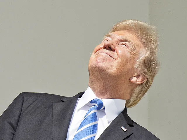 На затмение Дональд Трамп бросил невооруженный взгляд, впечатлив Америку безрассудством и нонконформизмом