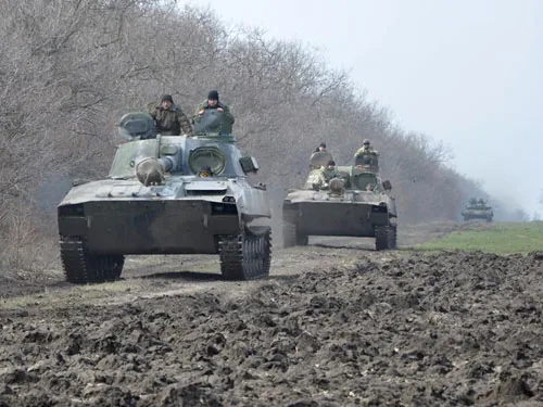 Вночі бойовики застосовували стрілецьку зброю та артилерію. ВІДЕО Вночі бойовики застосовували стрілецьку зброю та артилерію. ВІДЕО