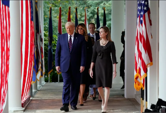 Преемницу Рут Гинзбург назначил Трамп