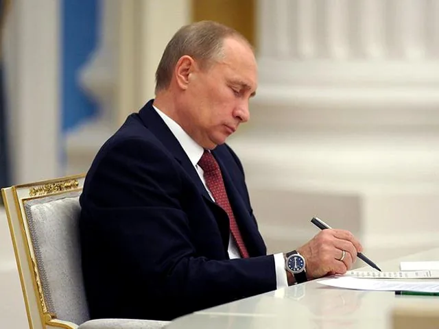 Путин подписал указ о заграничном компромате на кандидатов в депутаты Путин подписал указ о заграничном компромате на кандидатов в депутаты