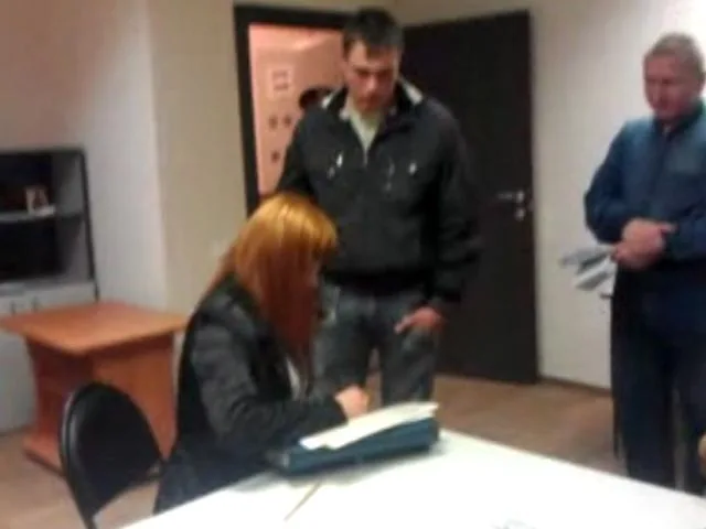 Борцы с экстремизмом пришли в кировский штаб Навального. ВИДЕО Борцы с экстремизмом пришли в кировский штаб Навального. ВИДЕО