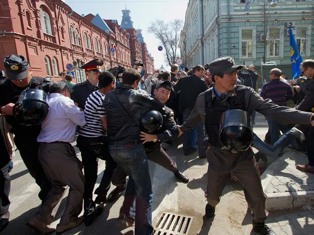 Против шествия голодающих выставили кордон полиции. ВИДЕО Против шествия голодающих выставили кордон полиции. ВИДЕО