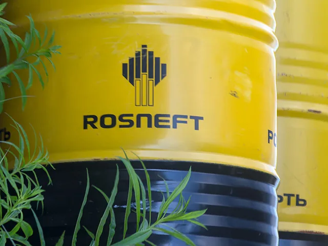 "Роснефть" частично продалась китайцам