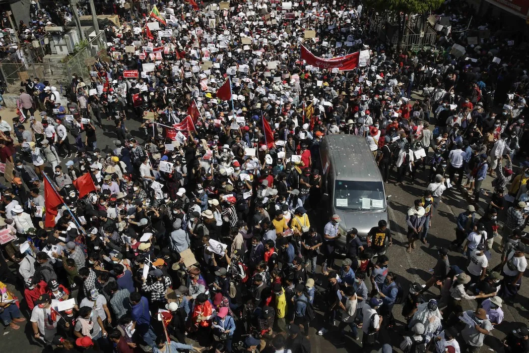 Десятки жертв: протесты в Мьянме Десятки жертв: протесты в Мьянме