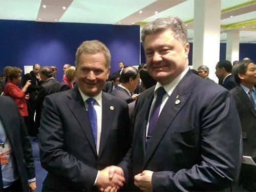 В Париже Порошенко призывает мировых лидеров продлить санкции против России В Париже Порошенко призывает мировых лидеров продлить санкции против России