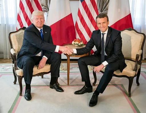 Макрон на первой встрече с Трампом попытался склонить его к борьбе с изменением климата