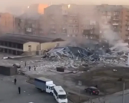 Во Владикавказе взрывом разрушен торговый центр