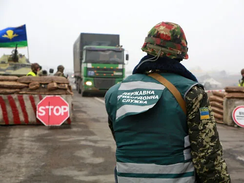 Украина бросит авиацию на боевиков, штурмующих границу