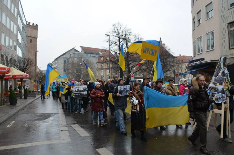 Квартиры Ахметова и Фирташа пикетируют украинцы. ВИДЕО