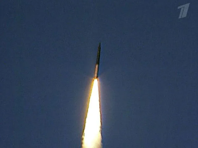 Военные запустили новейшую ракету - ответ США. В первый раз она рухнула на космодром