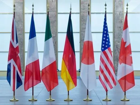 В случае вторжения в Украину G7 предрекает России "огромные последствия"